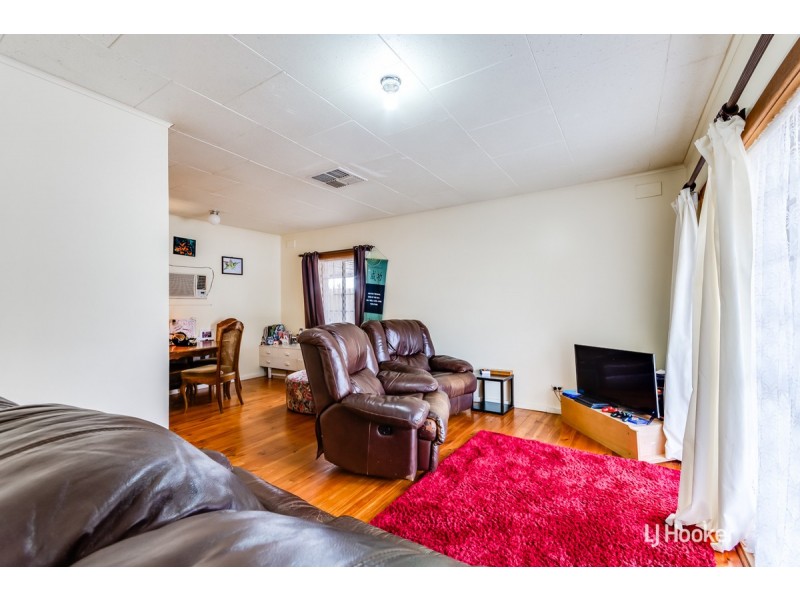 13 St Leonard Crescent, Elizabeth Downs SA 5113