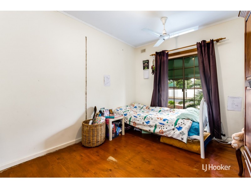 13 St Leonard Crescent, Elizabeth Downs SA 5113