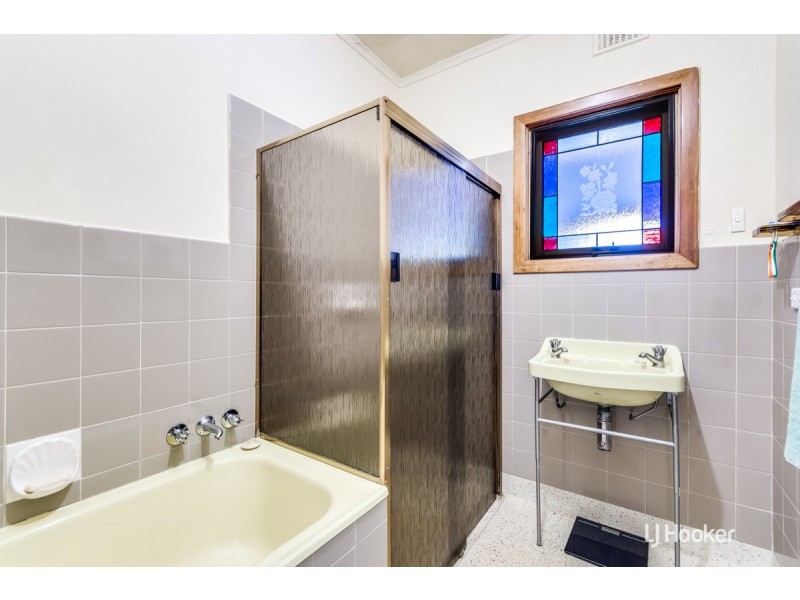 13 St Leonard Crescent, Elizabeth Downs SA 5113