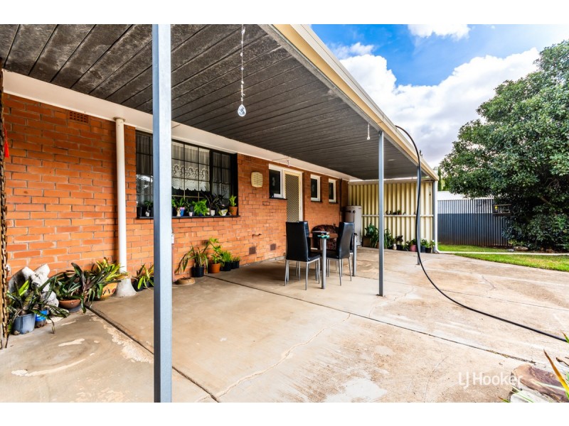 13 St Leonard Crescent, Elizabeth Downs SA 5113