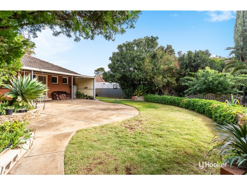 13 St Leonard Crescent, Elizabeth Downs SA 5113