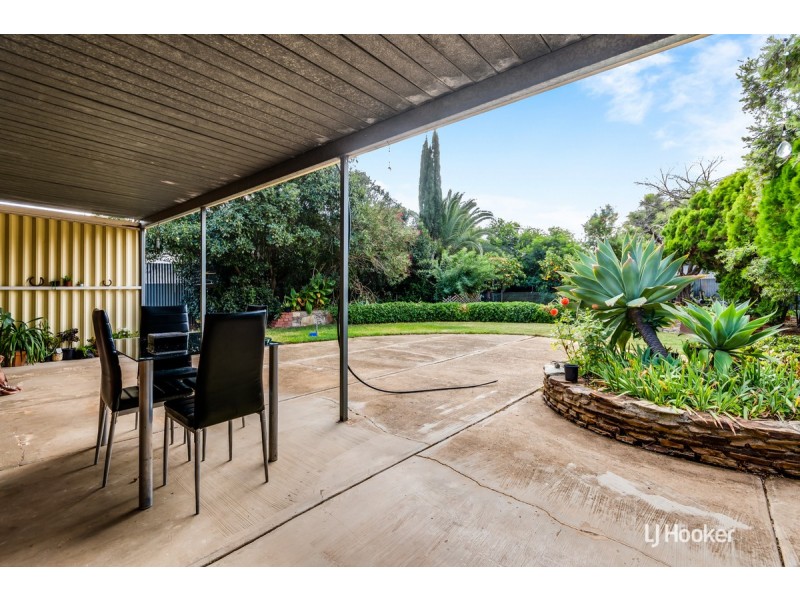 13 St Leonard Crescent, Elizabeth Downs SA 5113