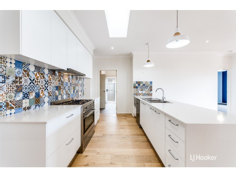 12 Charleston Crescent, Blakeview SA 5114