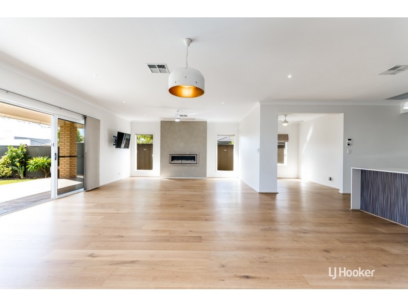 12 Charleston Crescent, Blakeview SA 5114