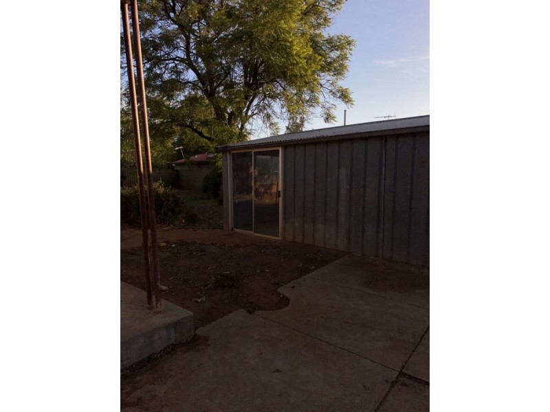 2 Hayles Road, Elizabeth Park SA 5113