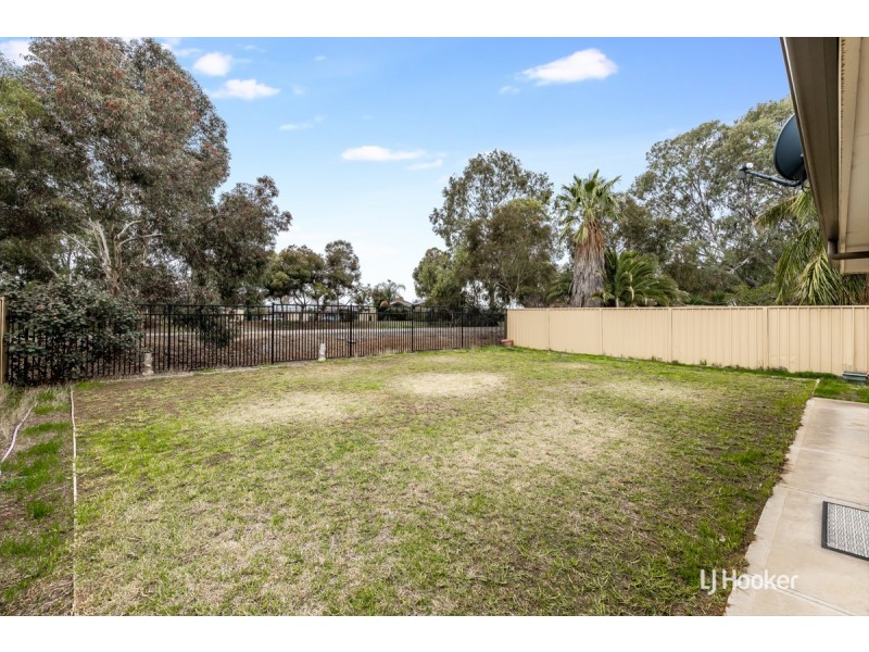42 Tudor Crescent, Smithfield Plains SA 5114