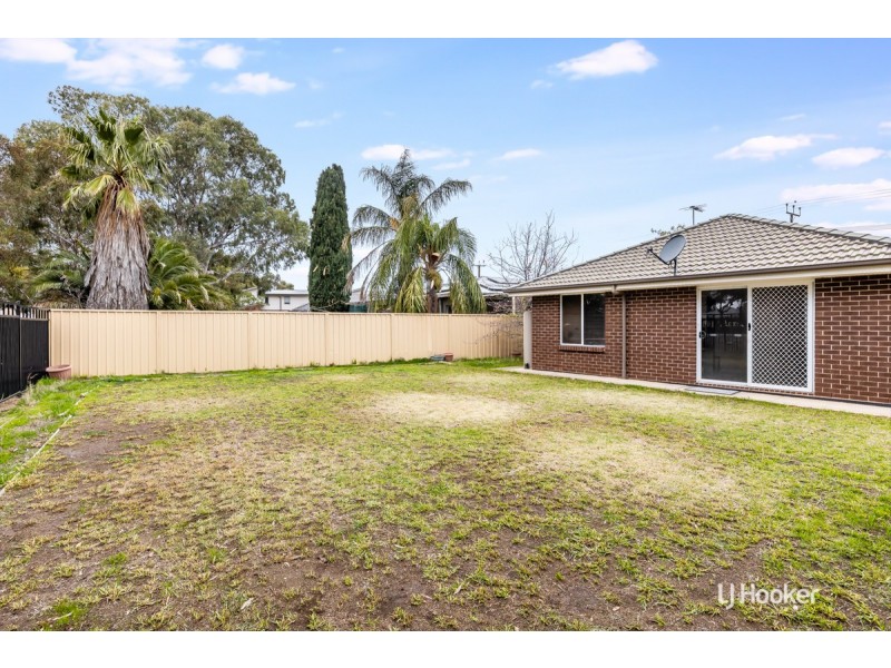 42 Tudor Crescent, Smithfield Plains SA 5114