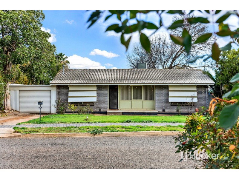 16 Wimborne Street, Elizabeth Downs SA 5113