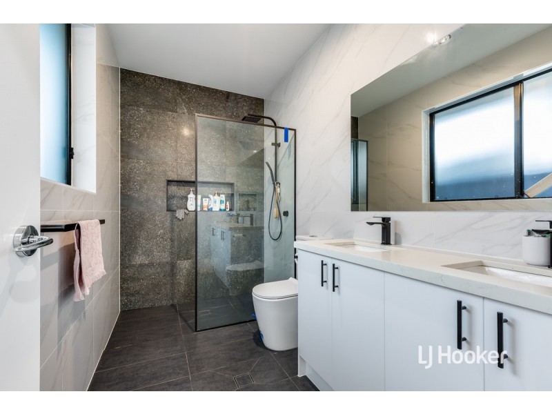 8 Rosemary Avenue, Parafield Gardens SA 5107