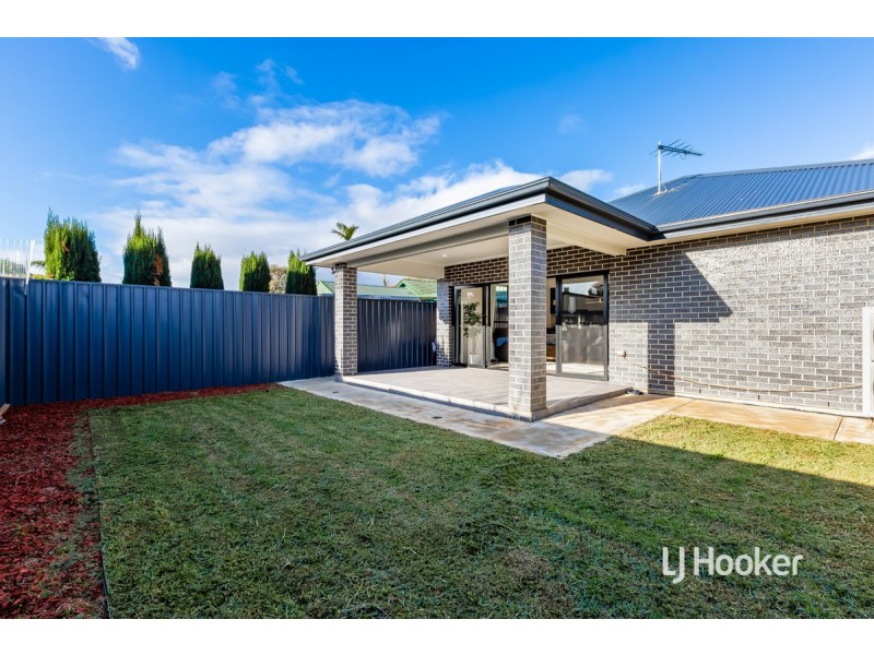 8 Rosemary Avenue, Parafield Gardens SA 5107