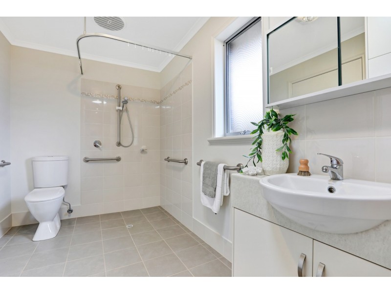 33 Catalina Road, Elizabeth East SA 5112