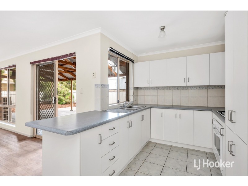 11 Fatchen Close, Evanston Park SA 5116