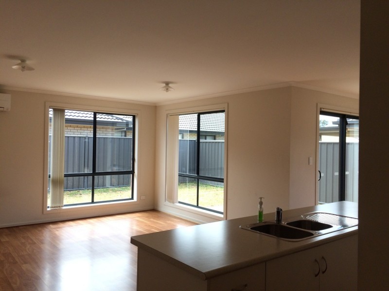 21 Coonawarra Avenue, Andrews Farm SA 5114