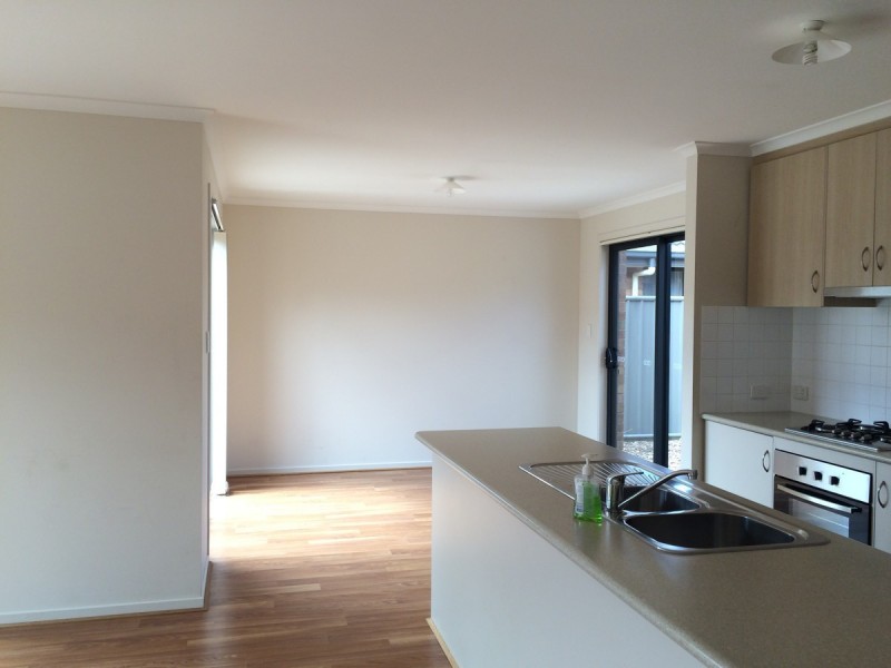 21 Coonawarra Avenue, Andrews Farm SA 5114