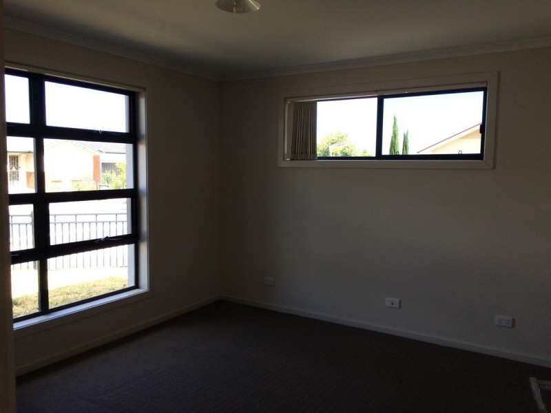 21 Coonawarra Avenue, Andrews Farm SA 5114