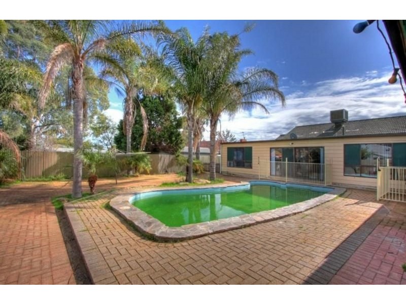 8 Forrestall Road, Elizabeth Downs SA 5113