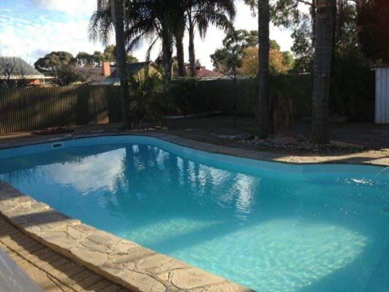 8 Forrestall Road, Elizabeth Downs SA 5113