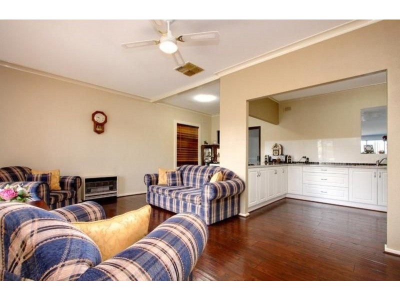 8 Forrestall Road, Elizabeth Downs SA 5113