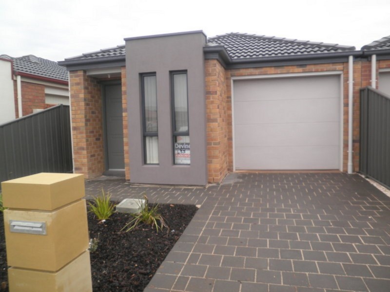 10 Centenary Circuit, Andrews Farm SA 5114