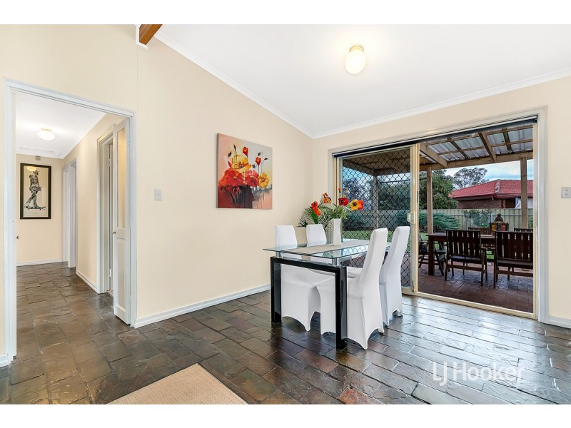 25 President Avenue, Andrews Farm SA 5114