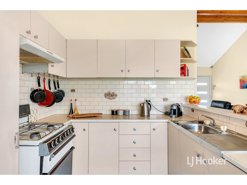 25 President Avenue, Andrews Farm SA 5114