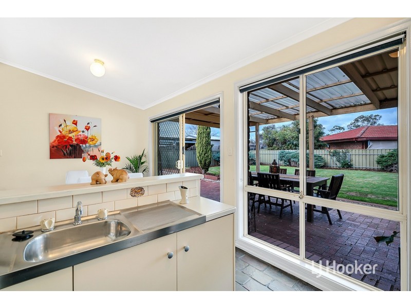 25 President Avenue, Andrews Farm SA 5114