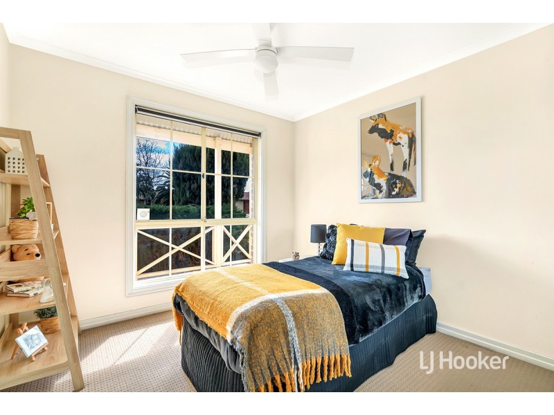 25 President Avenue, Andrews Farm SA 5114