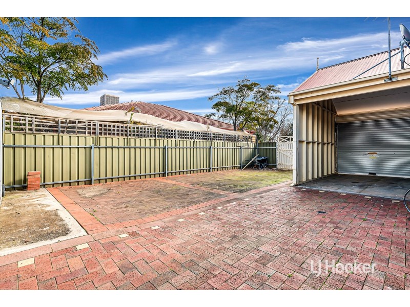 25 President Avenue, Andrews Farm SA 5114