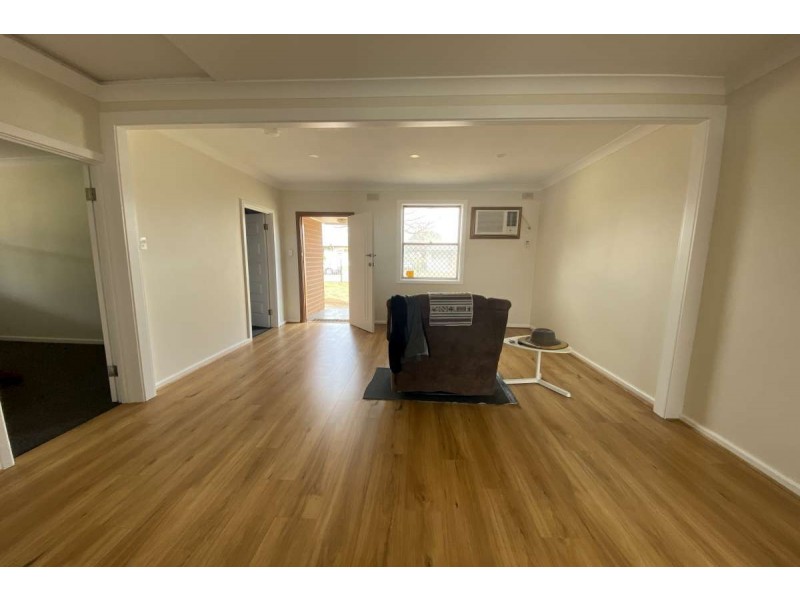32 Small Crescent, Smithfield Plains SA 5114