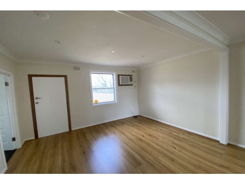 32 Small Crescent, Smithfield Plains SA 5114
