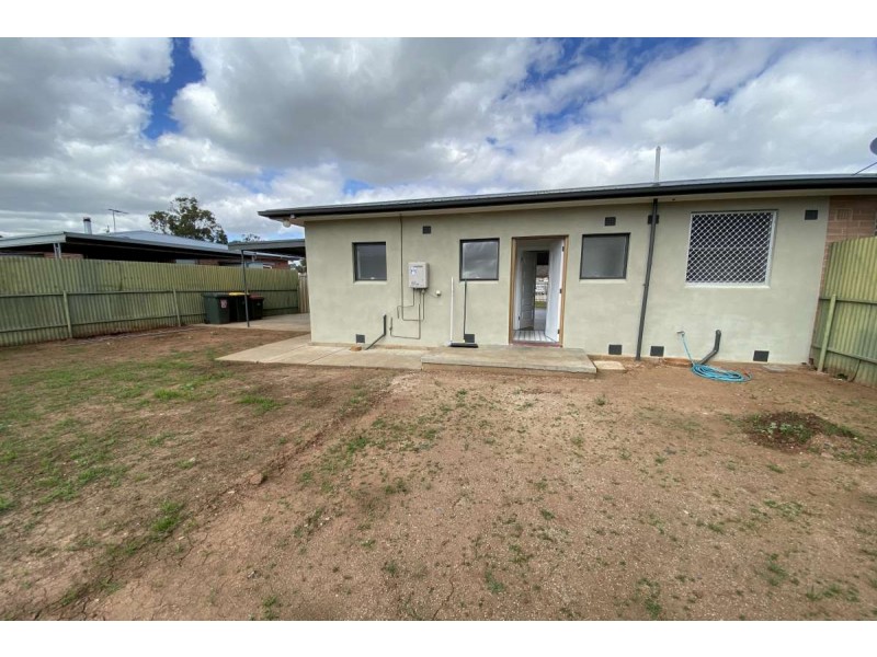 32 Small Crescent, Smithfield Plains SA 5114