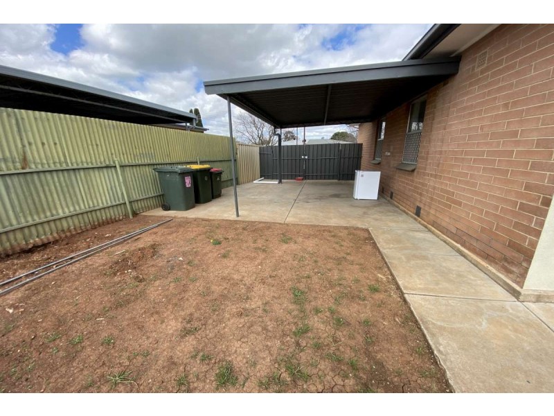 32 Small Crescent, Smithfield Plains SA 5114