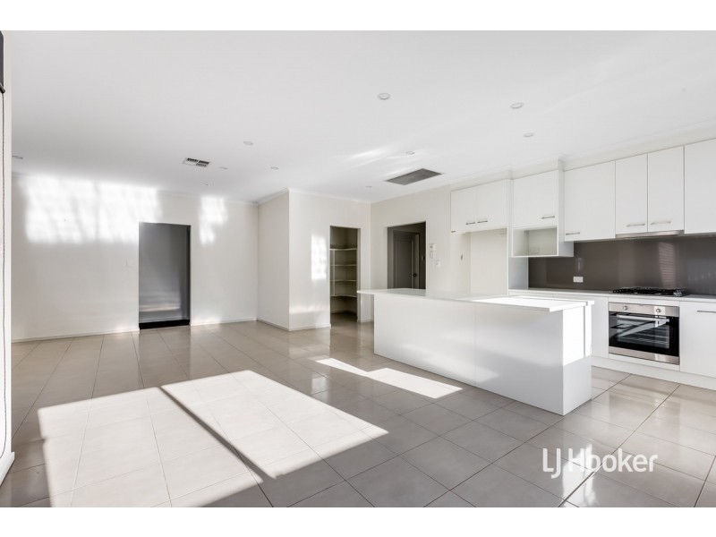 16 Bivone Court, Salisbury Downs SA 5108