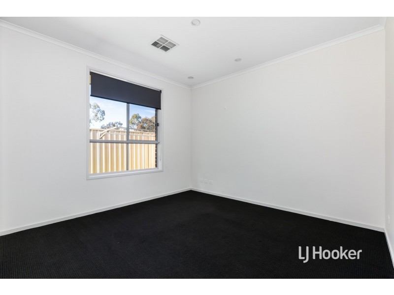 16 Bivone Court, Salisbury Downs SA 5108