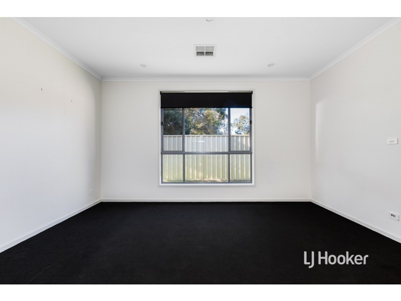 16 Bivone Court, Salisbury Downs SA 5108