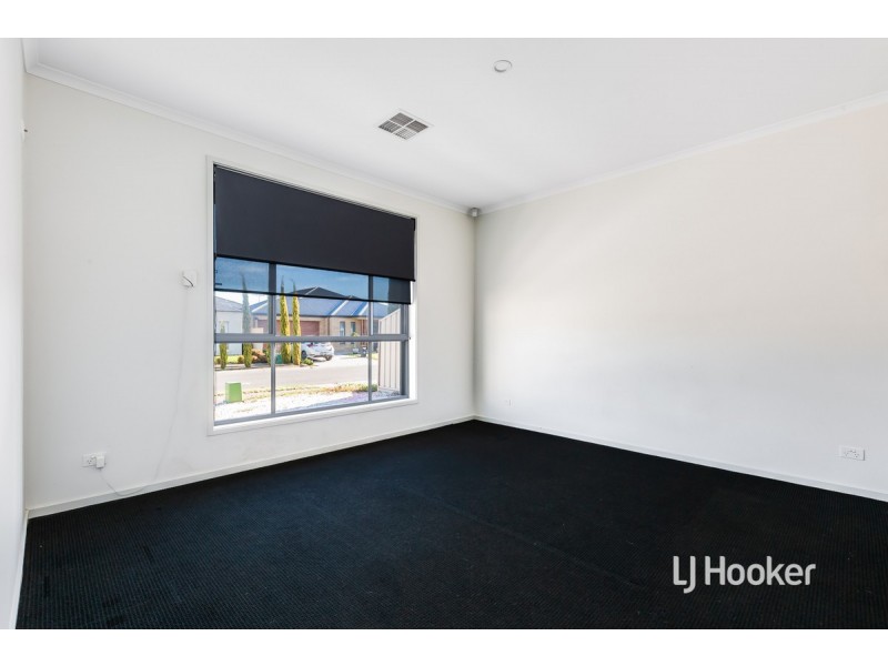 16 Bivone Court, Salisbury Downs SA 5108