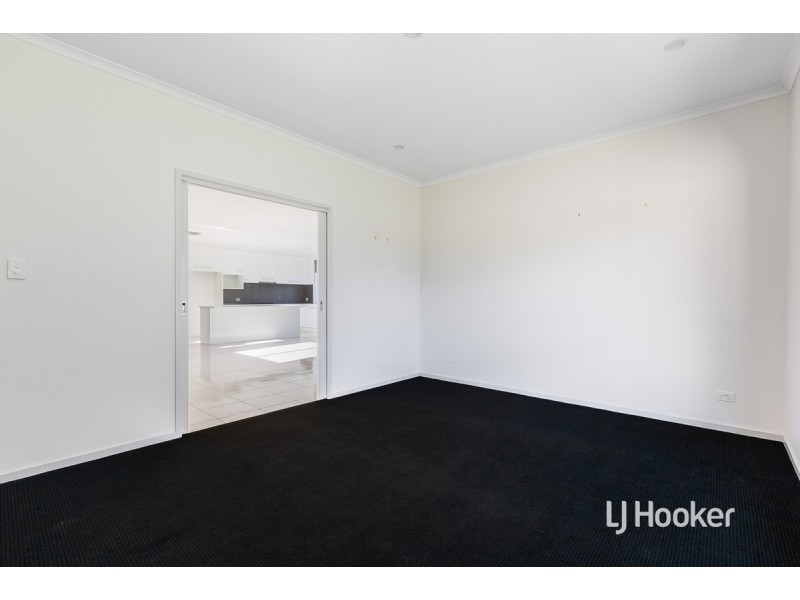 16 Bivone Court, Salisbury Downs SA 5108