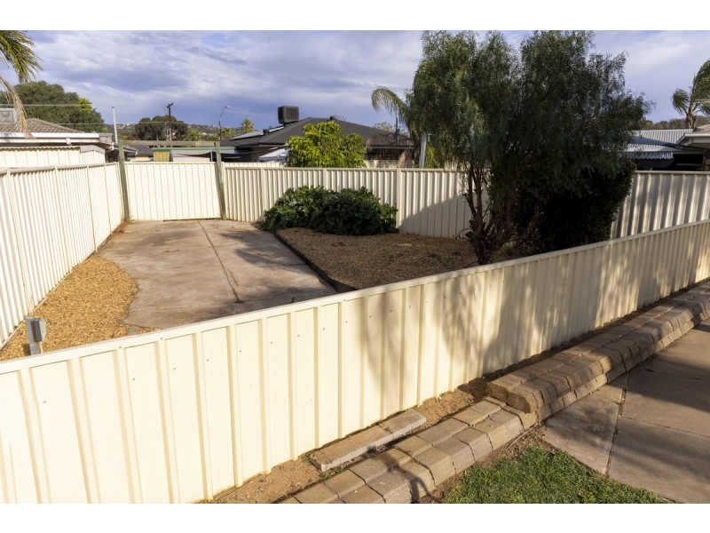 8 Engel Drive, Salisbury East SA 5109
