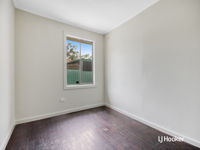 4 Bush Street, Elizabeth Downs SA 5113