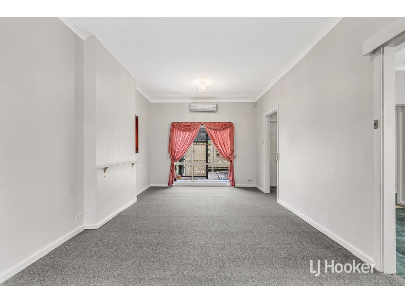 15 Longleat Road, Elizabeth Vale SA 5112