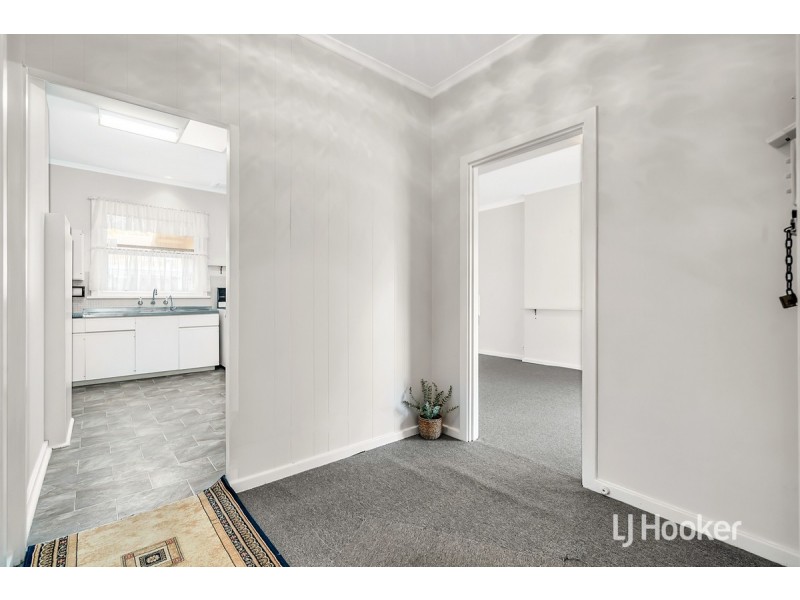 15 Longleat Road, Elizabeth Vale SA 5112