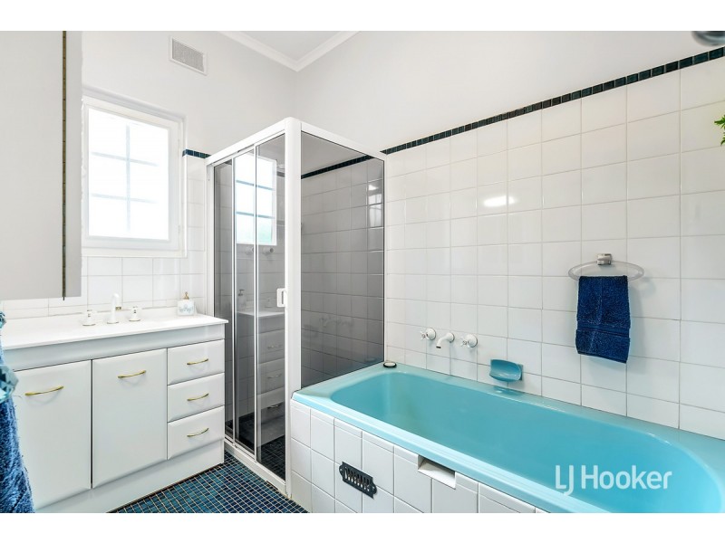 15 Longleat Road, Elizabeth Vale SA 5112