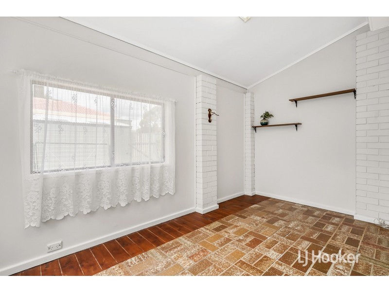 15 Longleat Road, Elizabeth Vale SA 5112