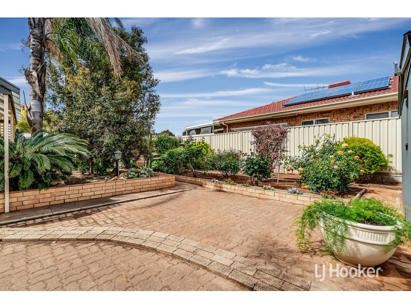 15 Longleat Road, Elizabeth Vale SA 5112