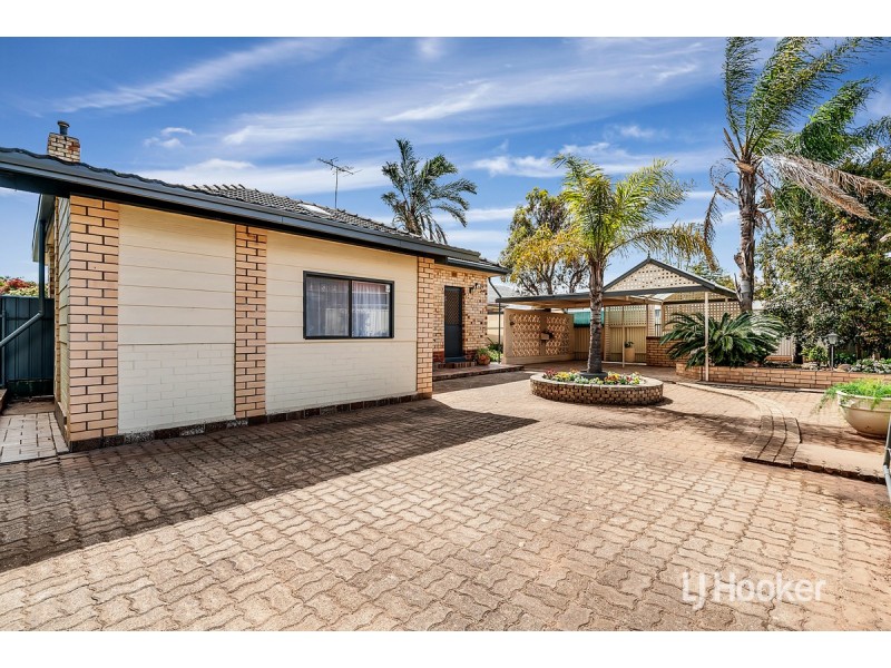15 Longleat Road, Elizabeth Vale SA 5112
