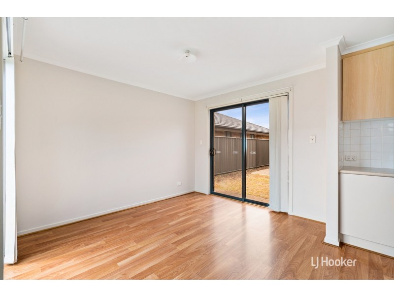 21 Coonawarra Avenue, Andrews Farm SA 5114