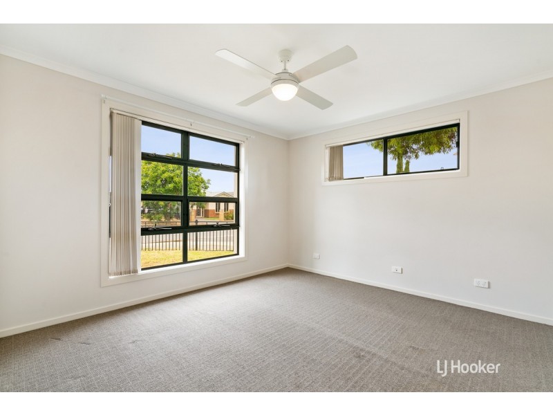 21 Coonawarra Avenue, Andrews Farm SA 5114