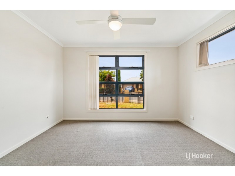 21 Coonawarra Avenue, Andrews Farm SA 5114