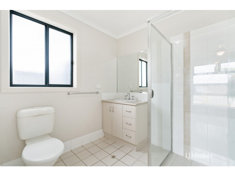21 Coonawarra Avenue, Andrews Farm SA 5114