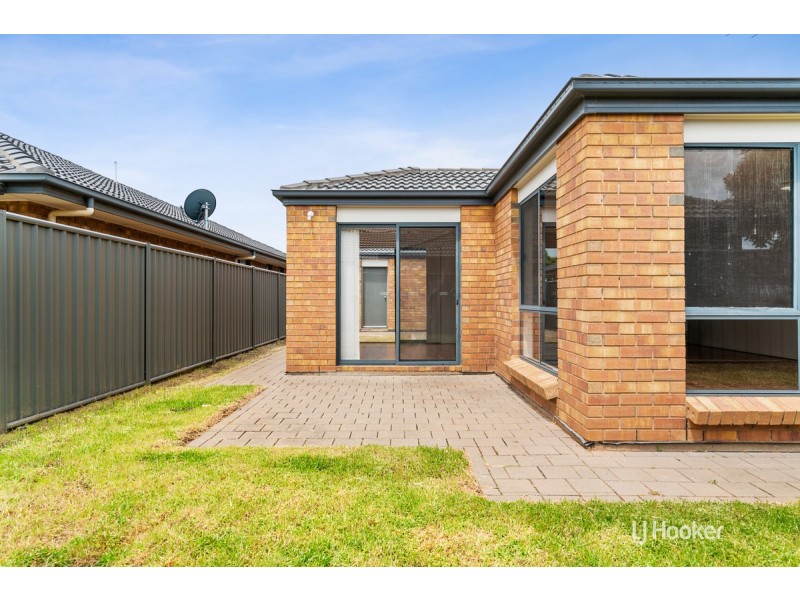 21 Coonawarra Avenue, Andrews Farm SA 5114